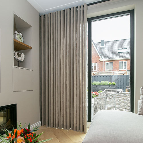 Overgordijnen van Meijvogel Hout